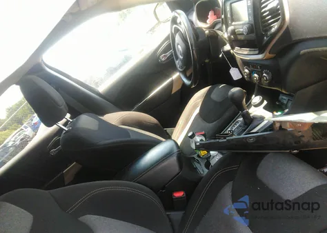 2018 Jeep Cherokee Latitude 4X4 from USA, damaged, VIN 1C4PJMCX2JD503132